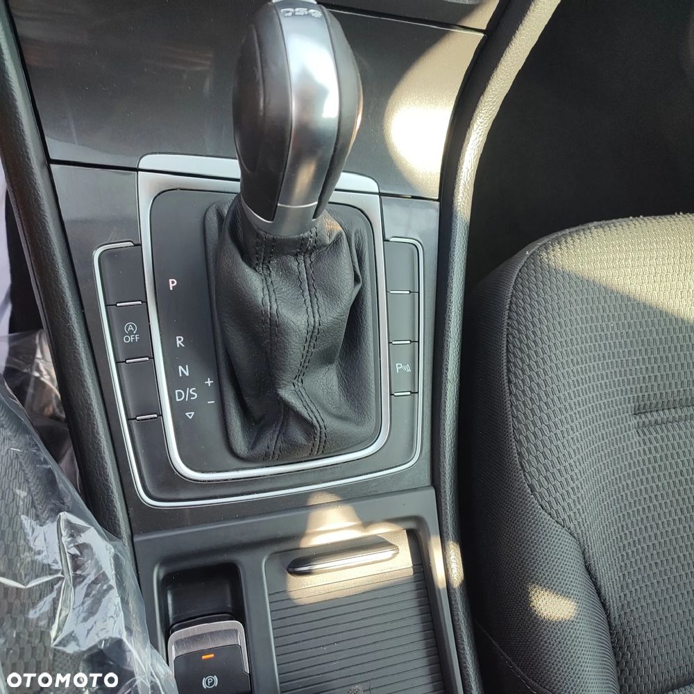 Volkswagen Golf - 14