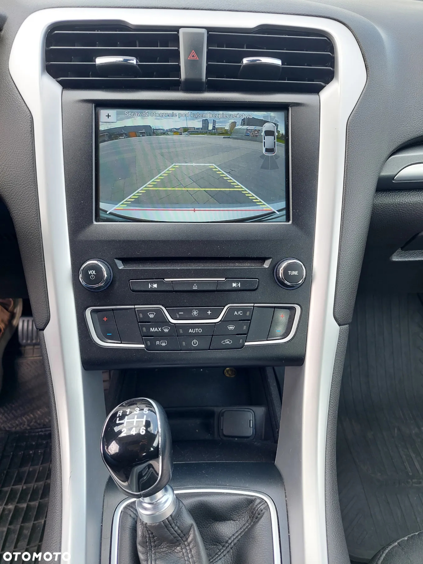 Ford Mondeo - 12