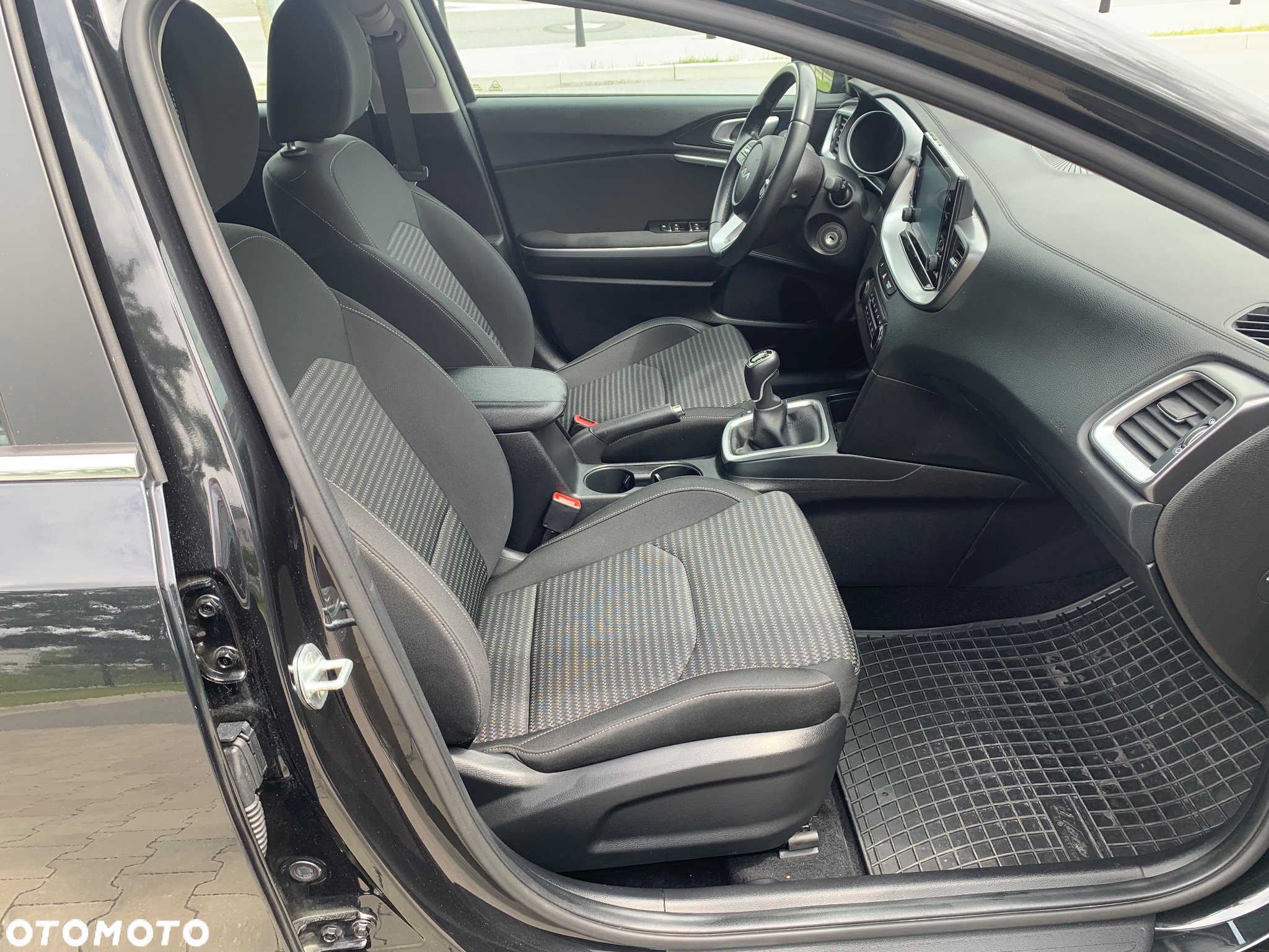 Kia Ceed 1.5 T-GDI Business Line - 17