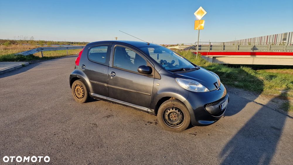 Peugeot 107 1.0 Happy - 2