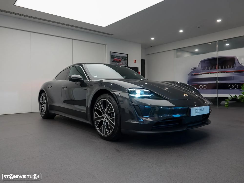 Porsche Taycan 4S - 13