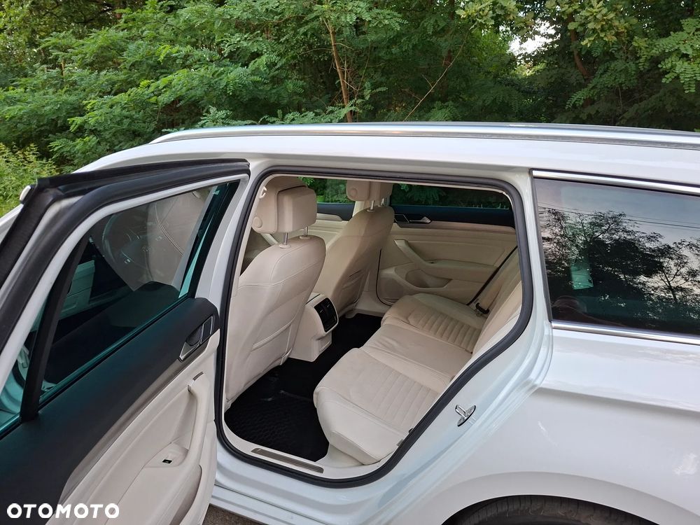 Volkswagen Passat - 8