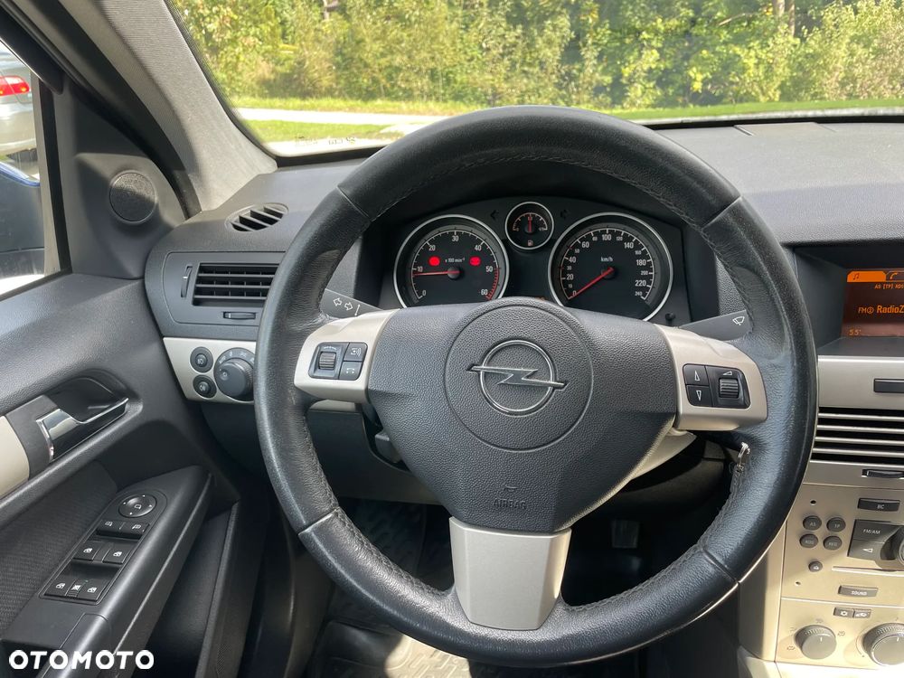 Opel Astra III 1.9 CDTI - 27
