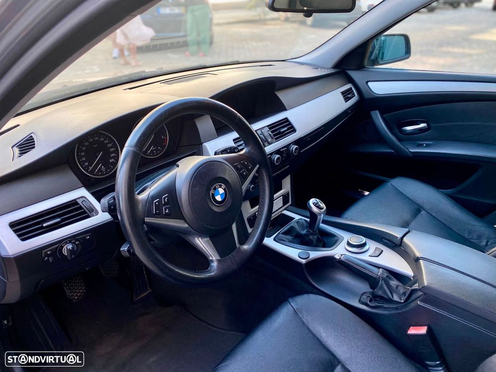 BMW 520 d Executive - 13