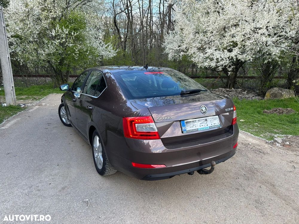 Skoda Octavia 1.6 TDI AMBITION - 4