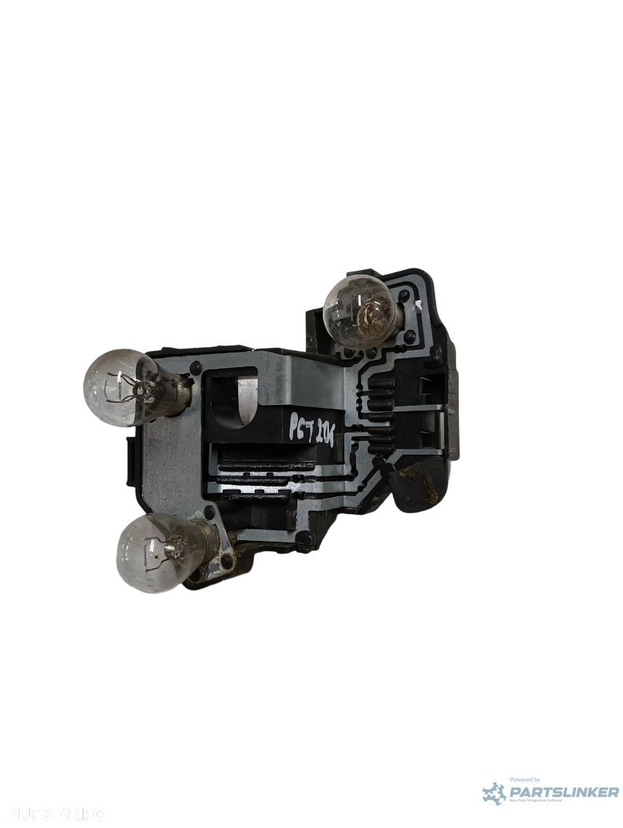 Soclu stop dreapta spate PEUGEOT 206 CC 2D 2000 - > - 1