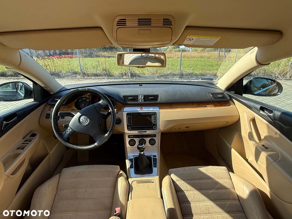 Volkswagen Passat 2.0 TDI DPF Highline - 8