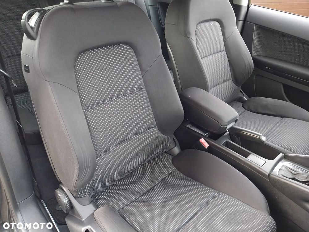 Audi A3 3-drzwiowe 1.6 S tronic Attraction - 19