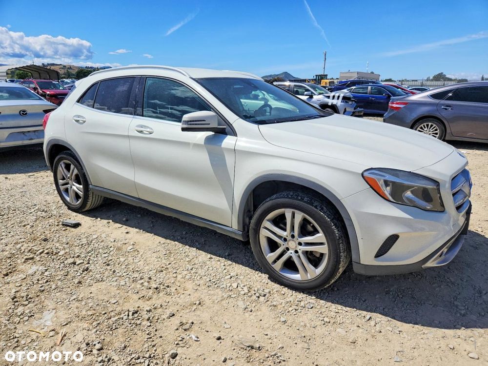 Mercedes-Benz GLA 250 4Matic 7G-DCT - 1