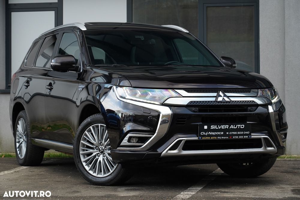 Mitsubishi Outlander ver-2-4-4wd-plug--in-hybrid-top - 12