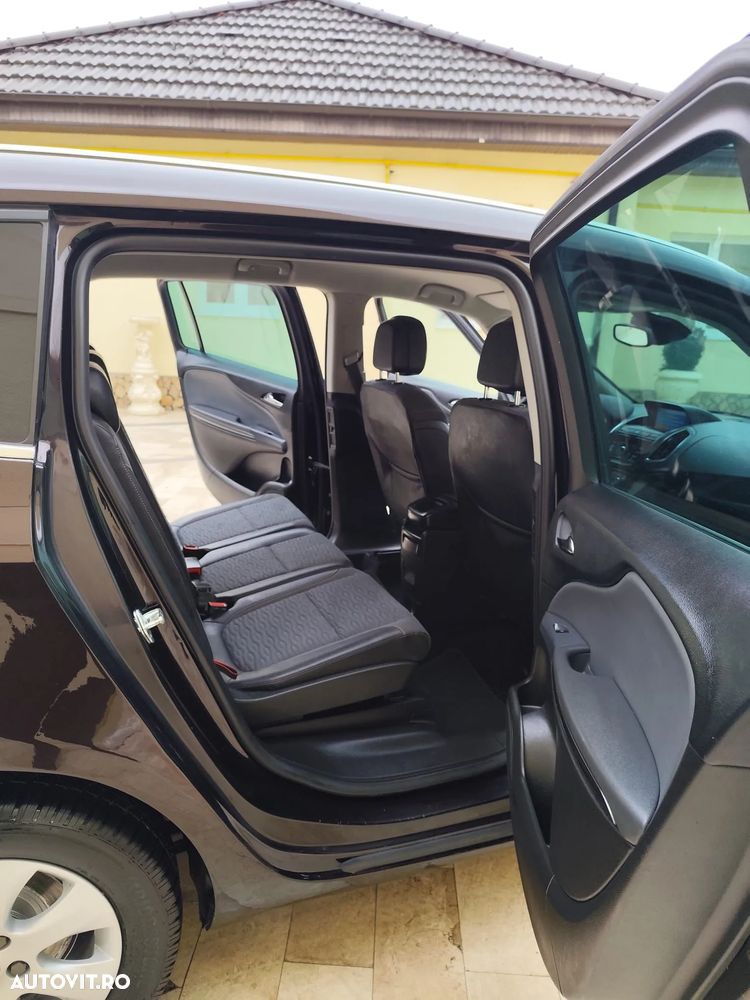 Opel Zafira - 9