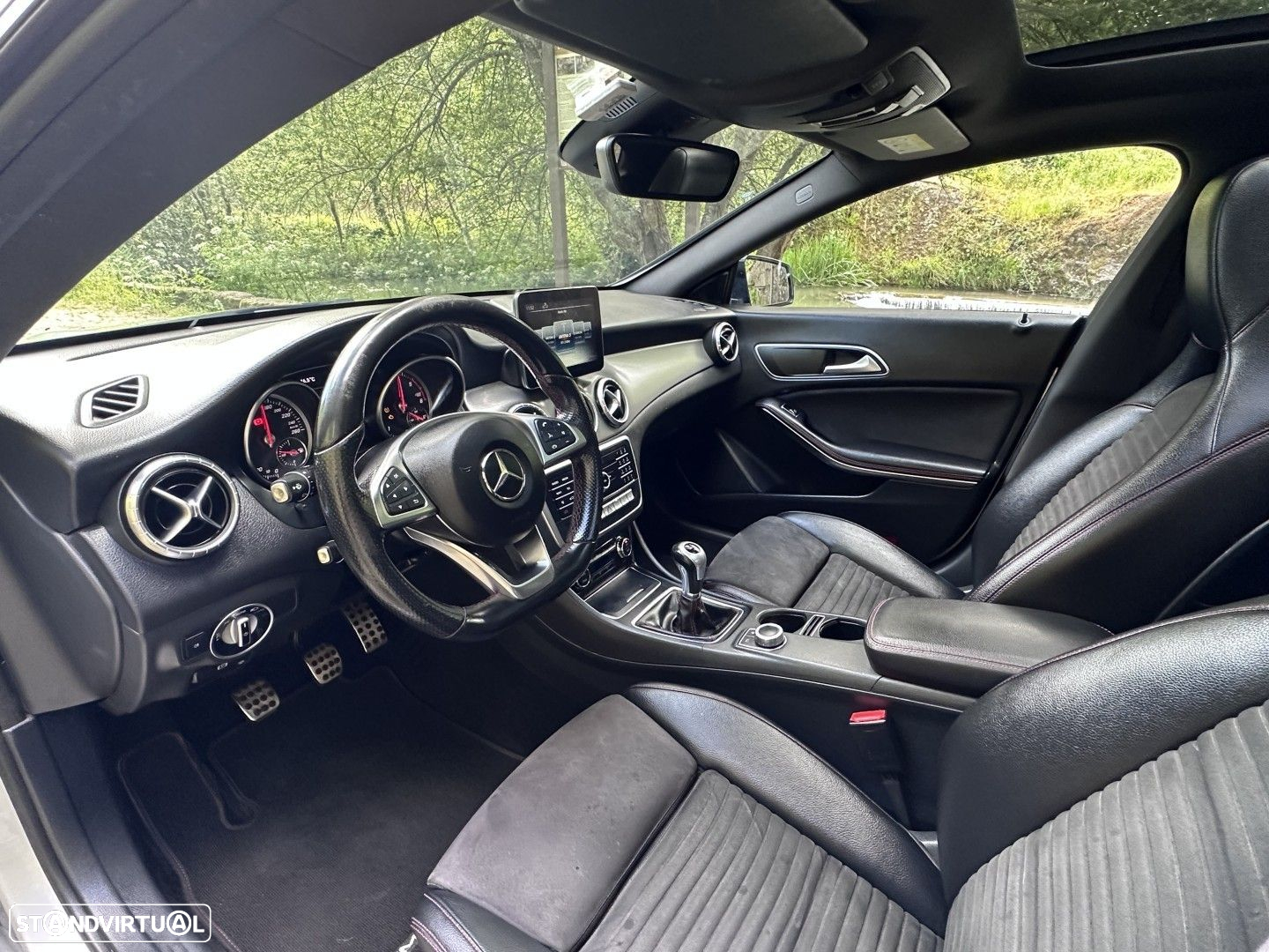 Mercedes-Benz CLA 200 d AMG Line - 36