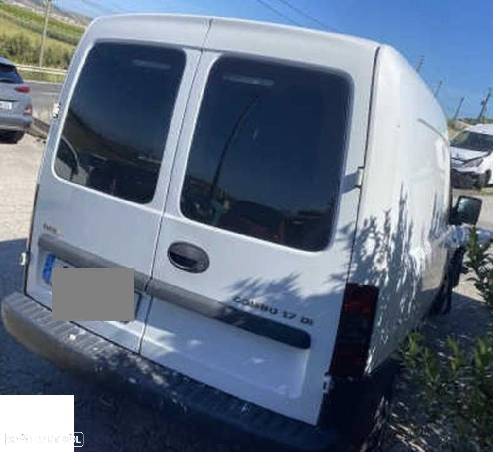 Opel Combo 1.7 CDTI de 2004 disponível para peças - 3