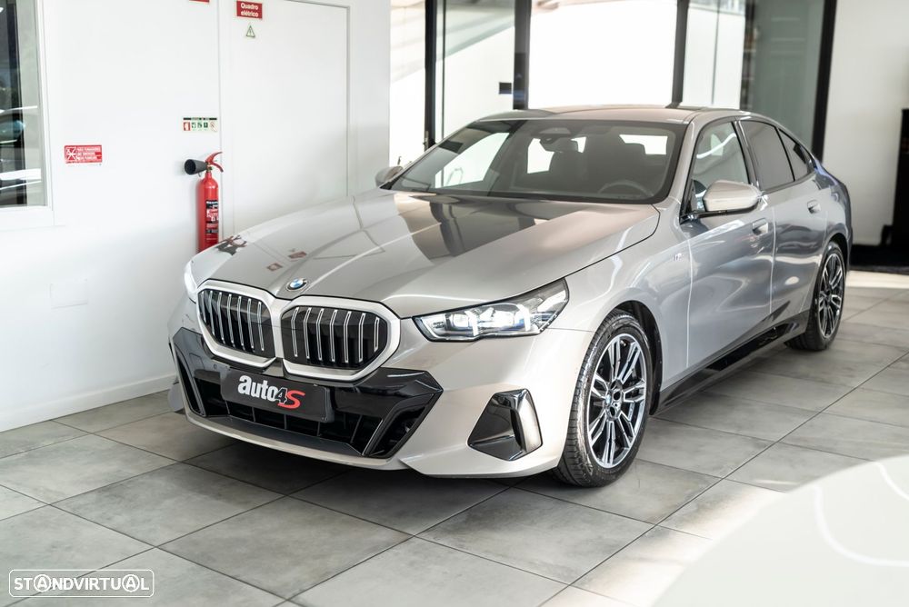 BMW 520 d Pack Desportivo M - 1