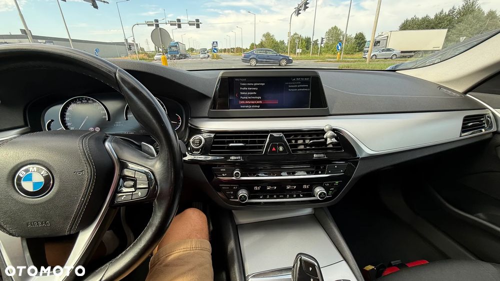 BMW Seria 5 520i - 15