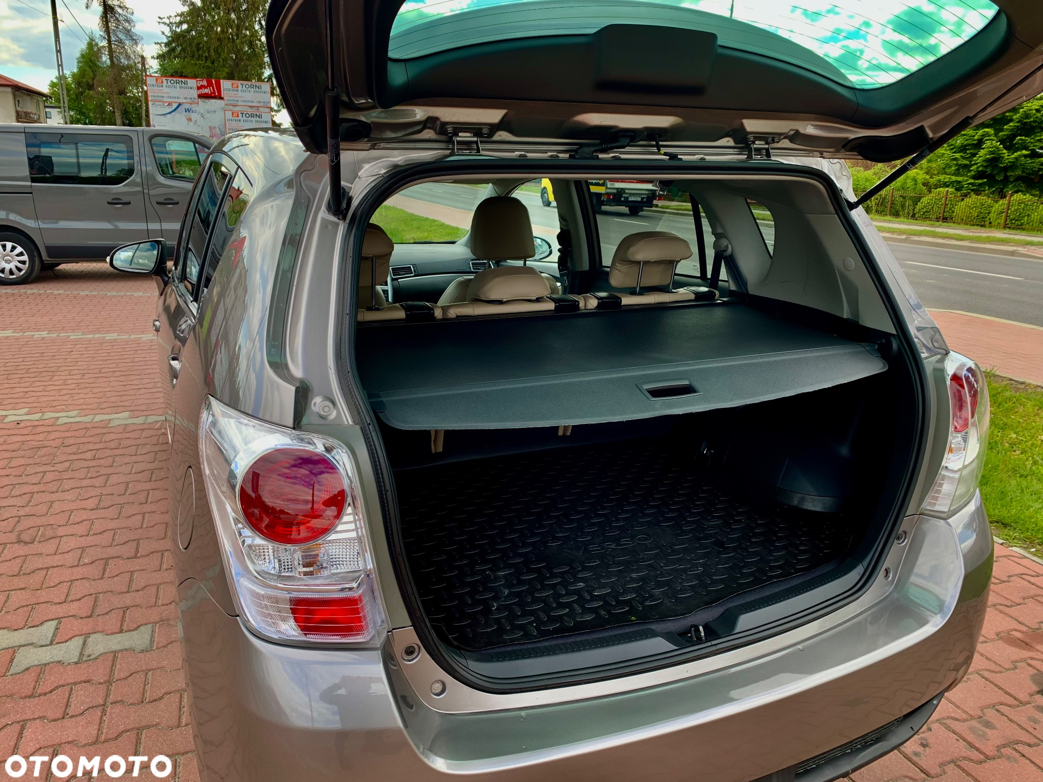 Toyota Verso 1.6 D-4D Prestige - 14