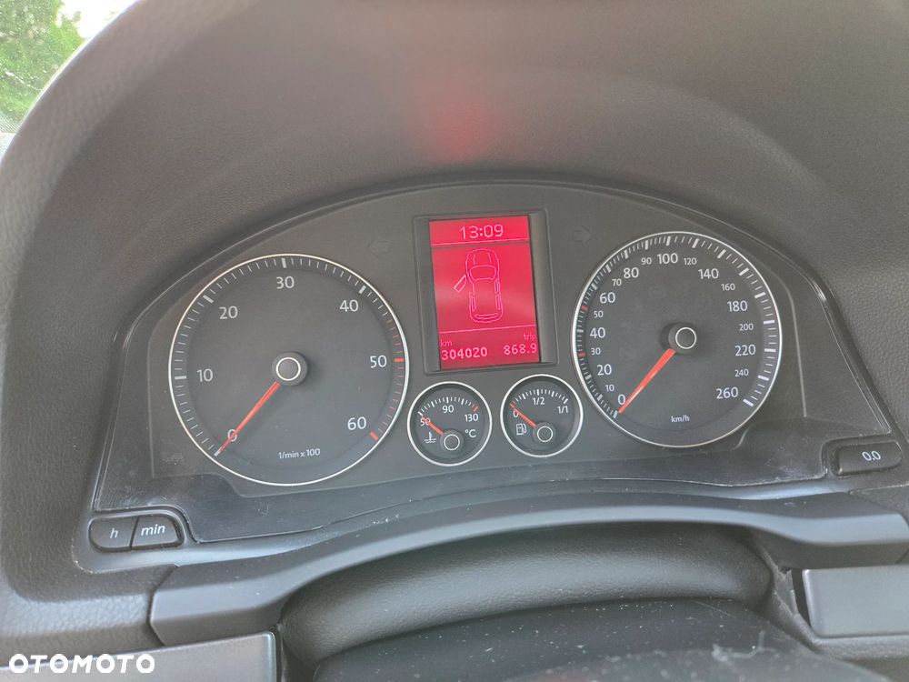 Volkswagen Jetta 2.0 TDI Sportline - 27