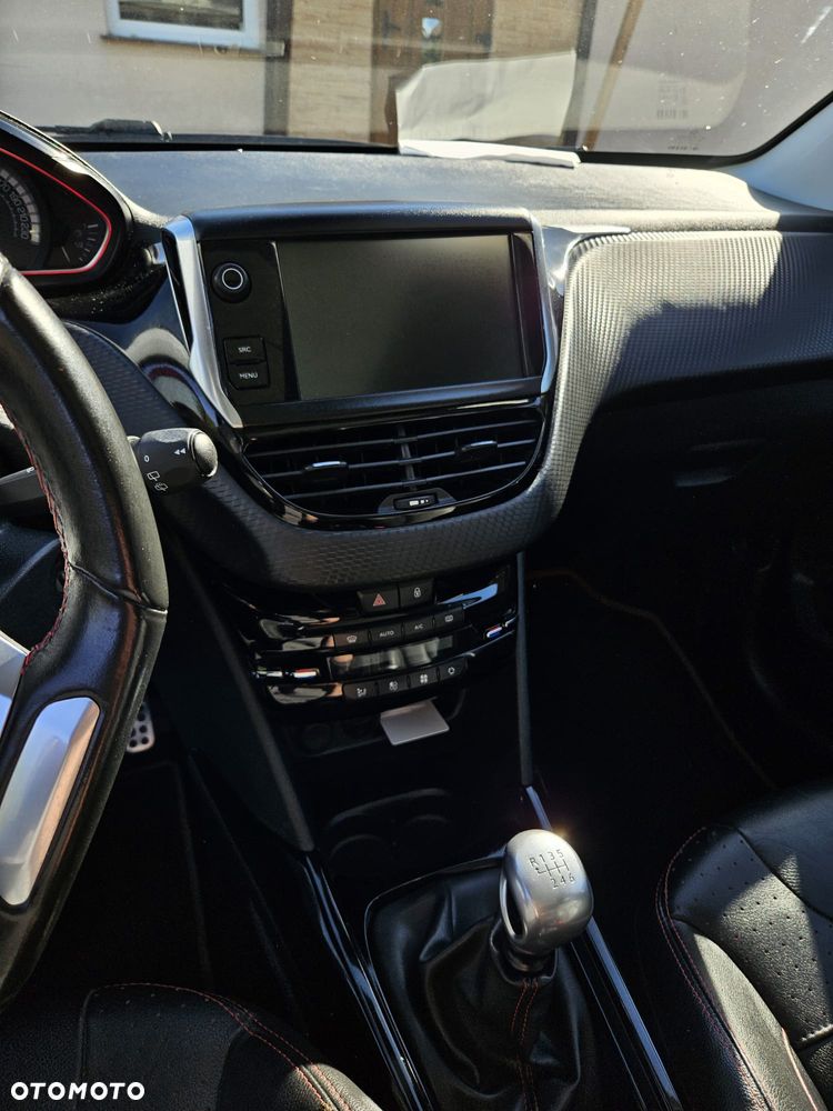 Peugeot 2008 PureTech 130 Stop&Start GT-Line Edition - 24