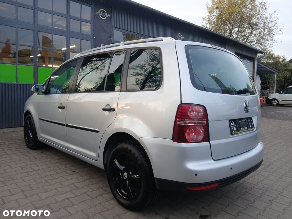 Volkswagen Touran 1.4 TSI DSG Highline - 3