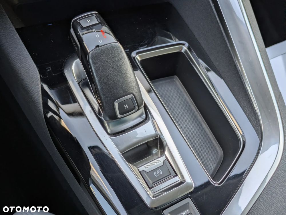 Peugeot 3008 1.5 BlueHDi Allure Pack S&S EAT8 - 16