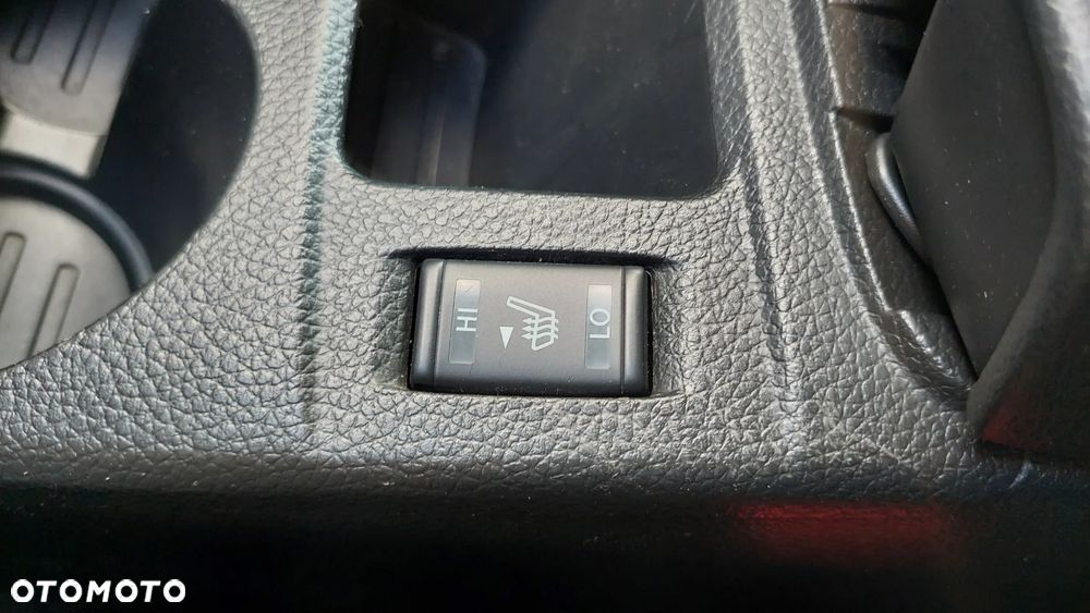 Nissan Qashqai 1.6 DCi Xtronic TEKNA - 29