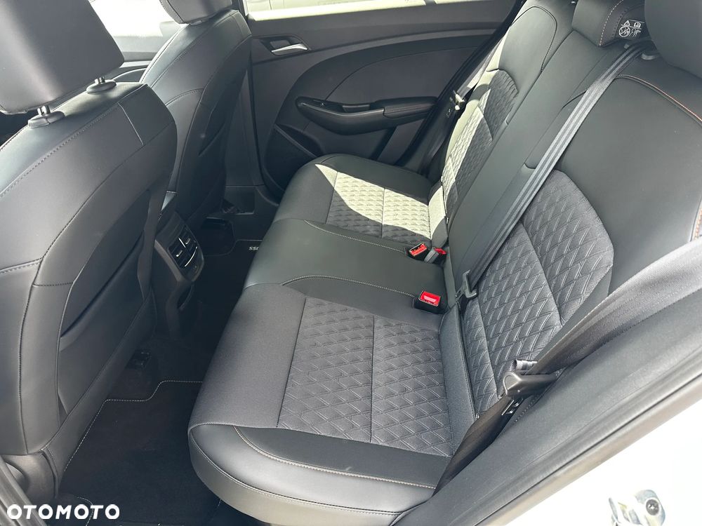 MG MG3 1.5 HEV+ Exclusive - 12