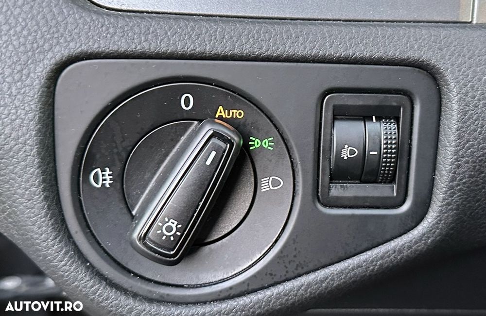 Volkswagen Golf - 29