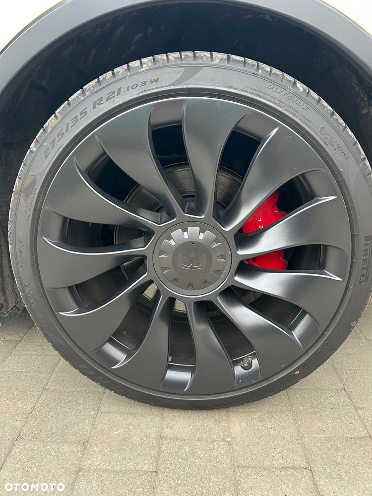 Tesla Model Y Performance Dual Motor AWD - 6