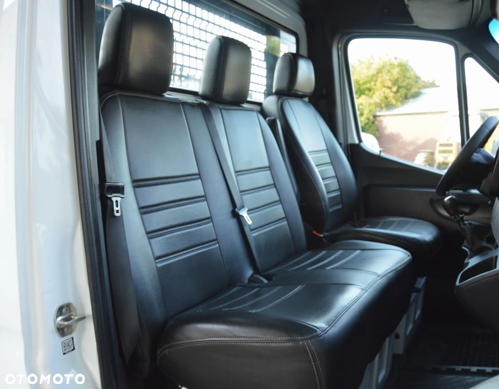 Mercedes-Benz SPRINTER - 33