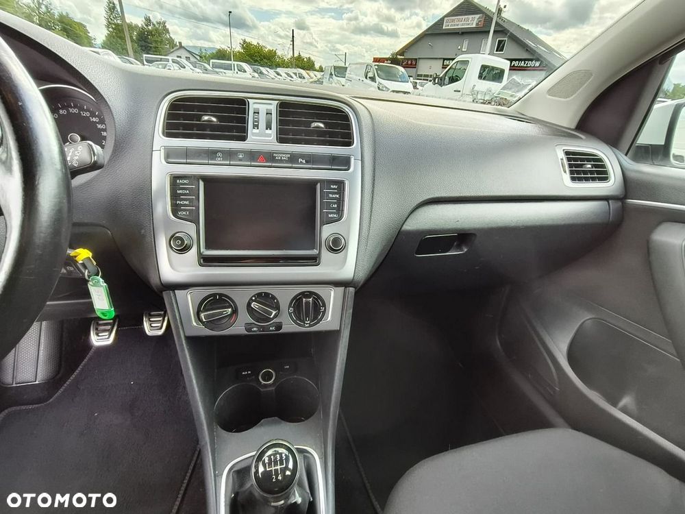 Volkswagen Polo - 12