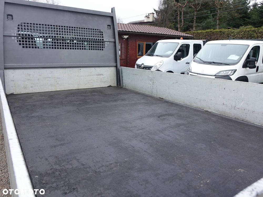 Peugeot Boxer 3.0 180 KM DOKA 7-osobowy skrzynia ładunkowa - 27