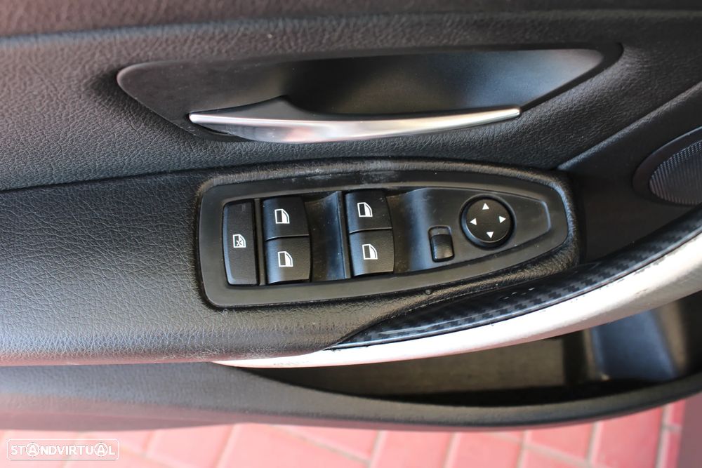 BMW 318 d Pack M - 26