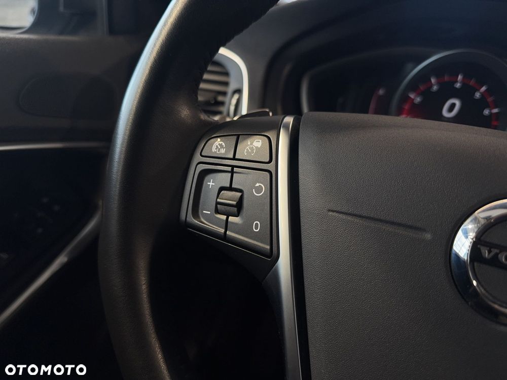 Volvo V40 - 22
