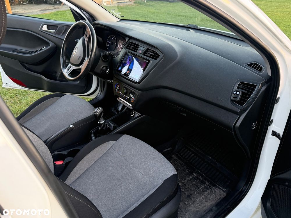 Hyundai i20 - 15