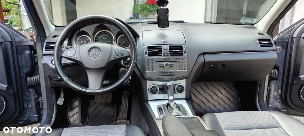 Mercedes-Benz Klasa C 250 CGI BlueEff Avantgarde - 19
