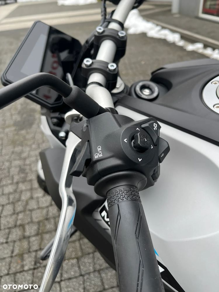 Yamaha MT - 7