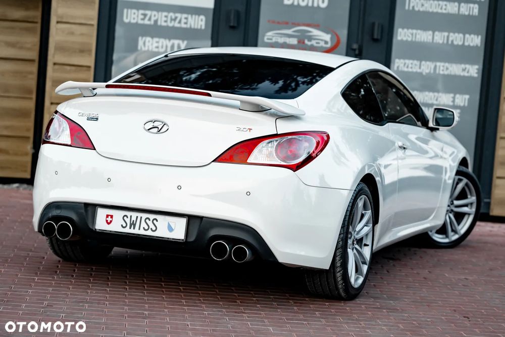 Hyundai Genesis Coupe - 14