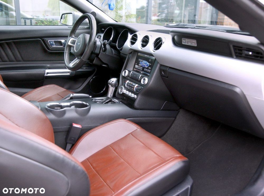 Ford Mustang - 12