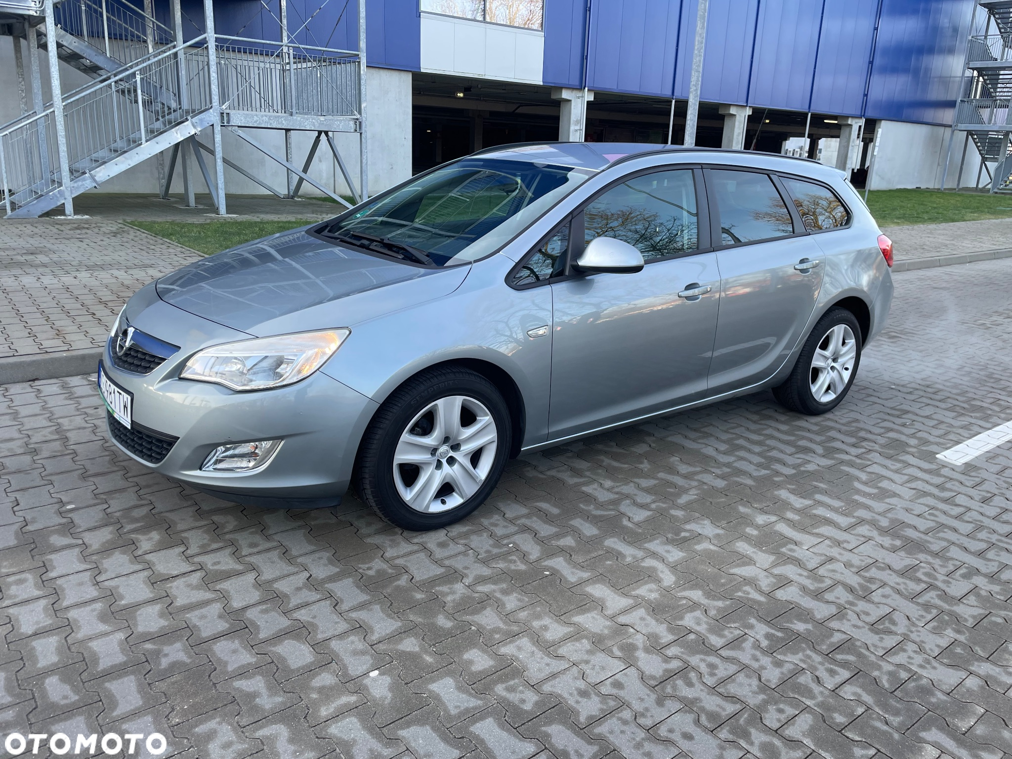 Opel Astra 1.6 Sports Tourer Design Edition - 2