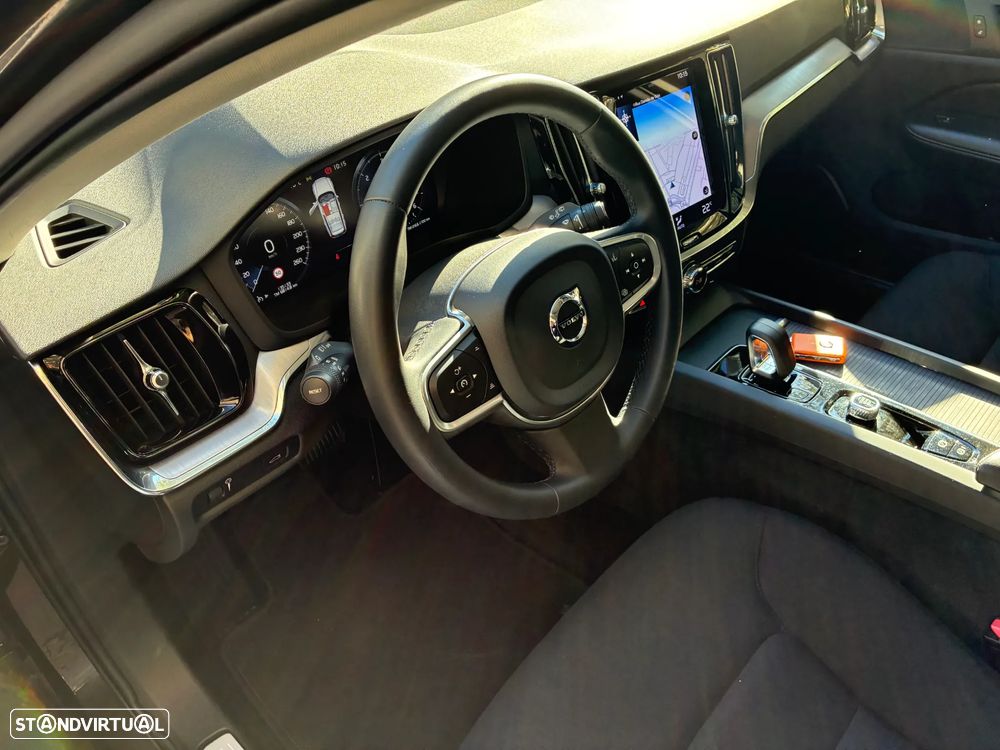 Volvo V60 2.0 B4 Momentum Plus Geartronic - 17