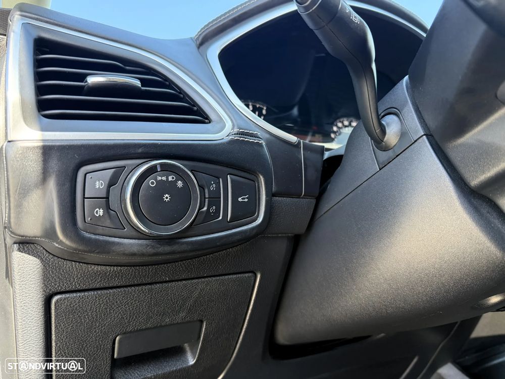 Ford S-Max 2.0 TDCi Vignale - 32