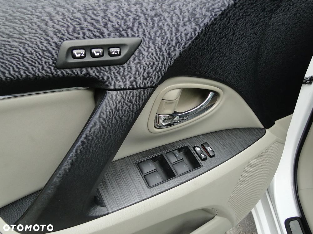 Toyota Avensis 2.2 D-CAT Sol plus NAVI - 16