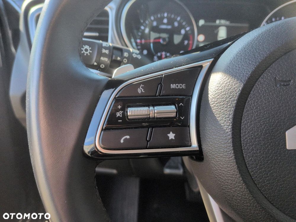 Kia Ceed 1.5 T-GDI M DCT - 16