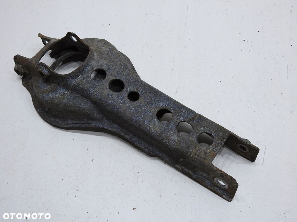 WAHACZ PRAWY TYŁ VOLVO V70 II - 7