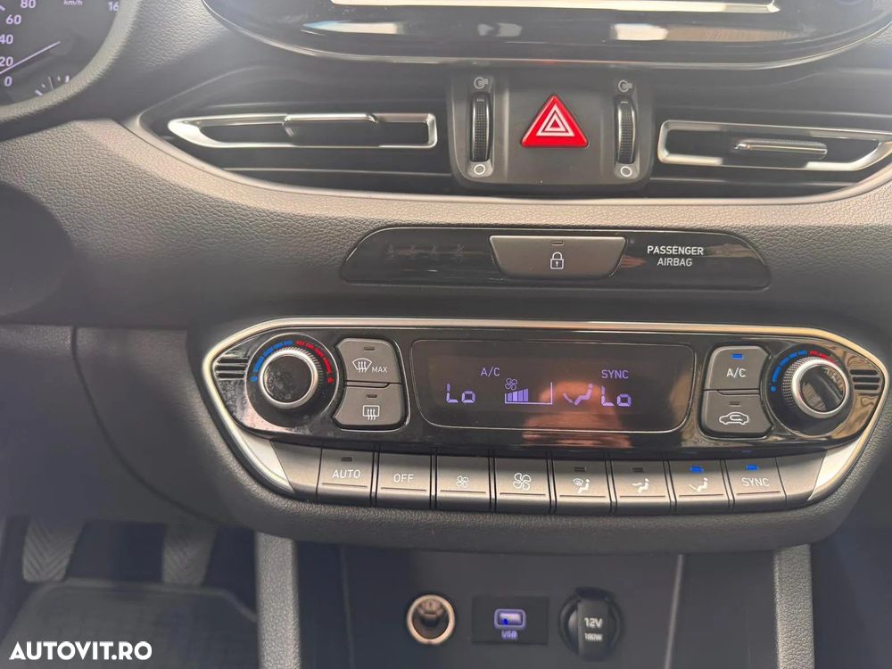 Hyundai i30 1.5 110CP M/T Highway - 15