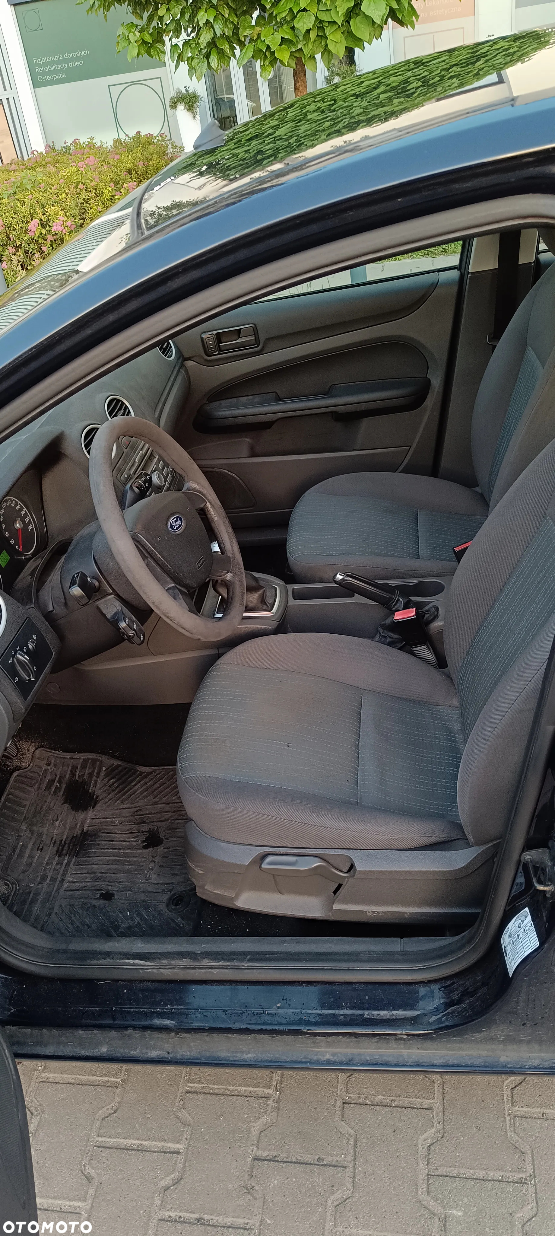 Ford Focus 1.6 Comfort - 11