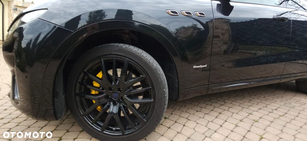 Maserati Levante - 14