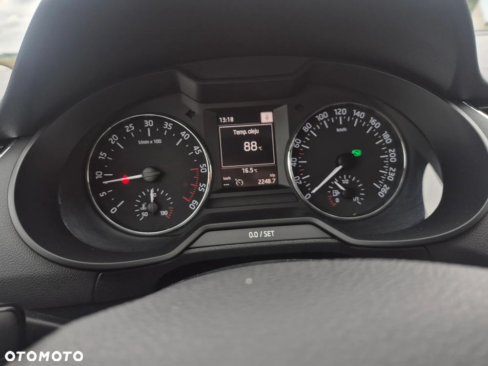 Skoda Octavia 1.6 TDI DPF DSG Elegance - 10
