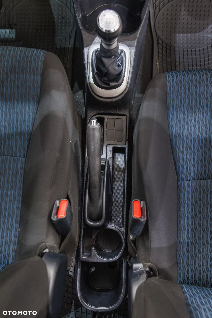 Toyota Yaris - 28