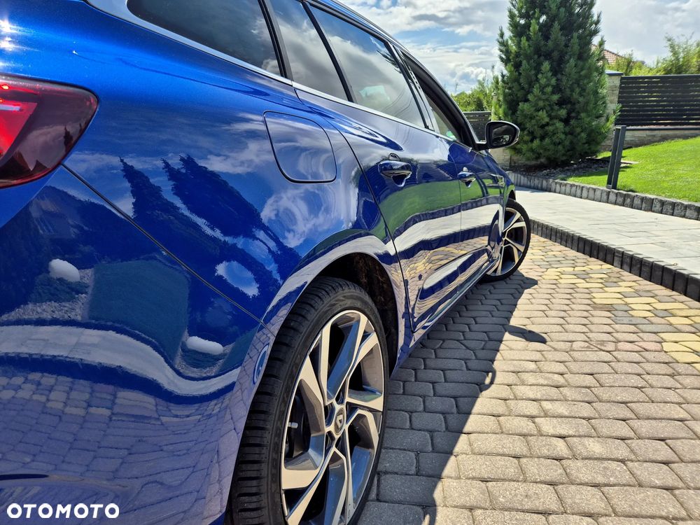 Renault Megane ENERGY TCe 205 EDC GT - 29